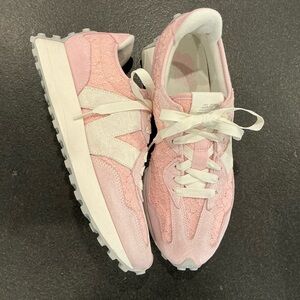 Women's New Balance 327 Pink Lace Sneakers